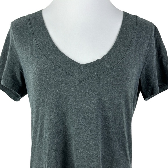 Ambiance Dark Gray Deep V-Neck Tee Women's Junior 2X Short Sleeve - Picture 3 of 7